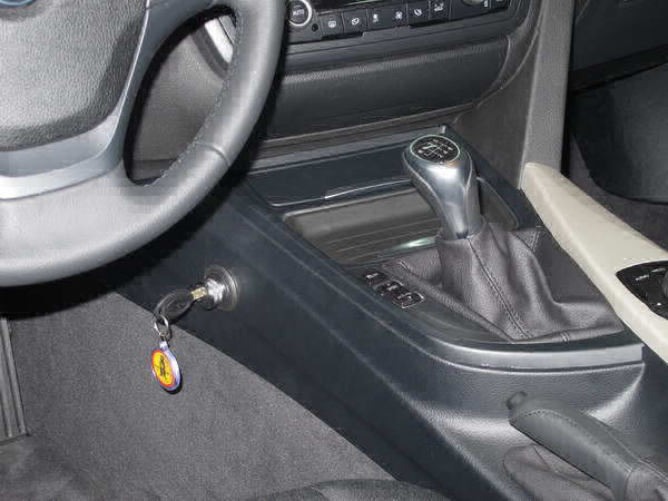 BMW 3 (F30) váltózár